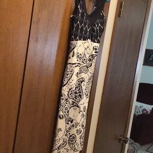 The North Face Black and White Sleeveless Maxi Dress